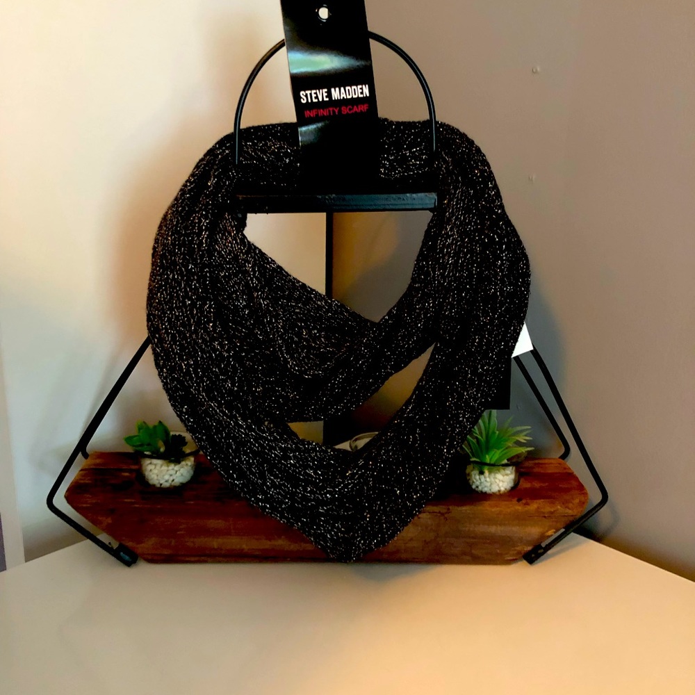 Steve Madden NWT infinity scarf